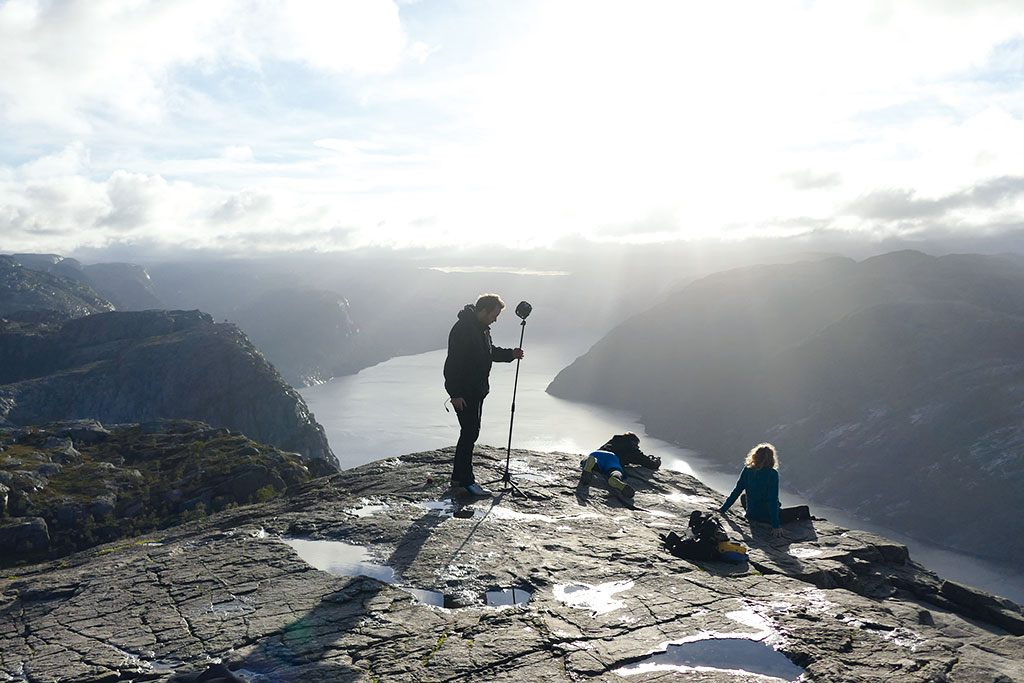 Fimaufnahmen in der Morgensonne von Norwegen