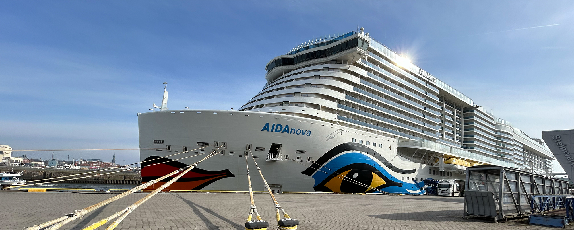 AIDA angelegt im Hafen